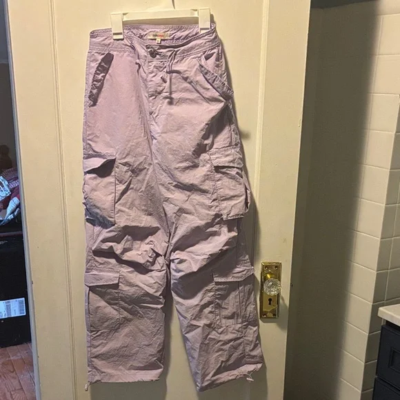Women's Wide Leg Cargo Pants in Light Purple, green pants similar version - Picture 2 of 4